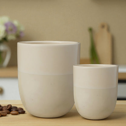 Becher Arabica erhältlich in drei Farben und zwei Größen
